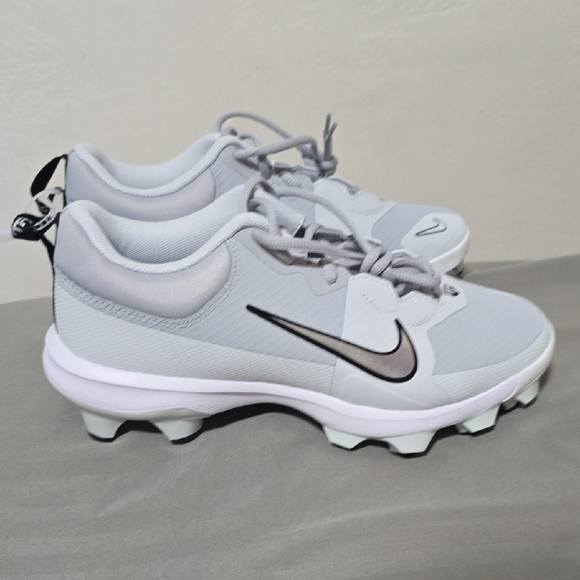 Nike Kids' White and Light Gray Sneakers - Picture 4 of 6